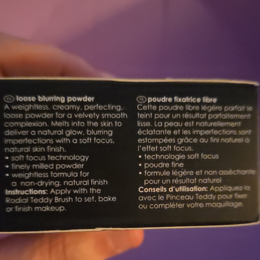 Rodial Black Box Loose Blurring Powder - Picture 3 of 4